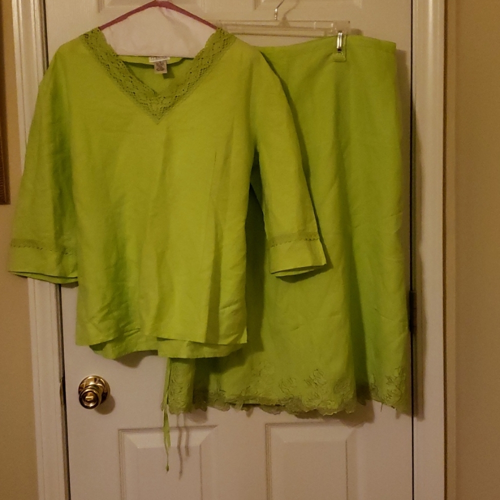 Sherry Taylor  Plus Size Two Piece Skirted